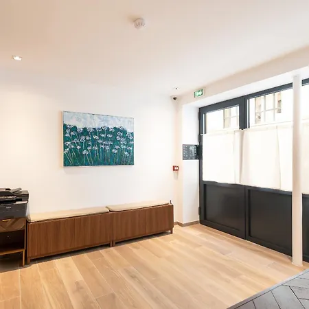 Les Tour Eiffel 3* Paryż