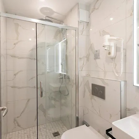 Hotel Les Tour Eiffel