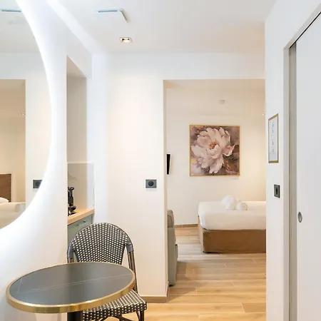 Les Tour Eiffel Hotel