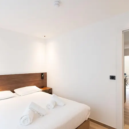 Les Tour Eiffel Otel