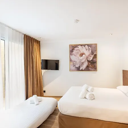 Les Tour Eiffel Paris