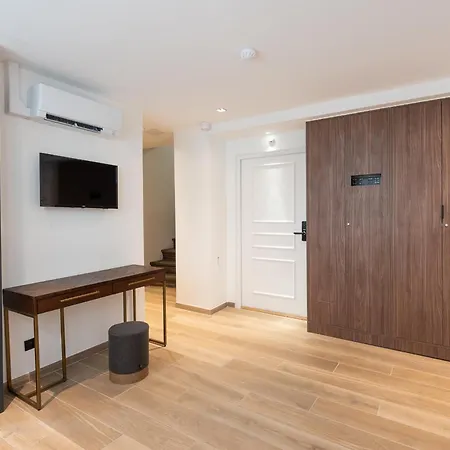 Les Tour Eiffel Otel 3*