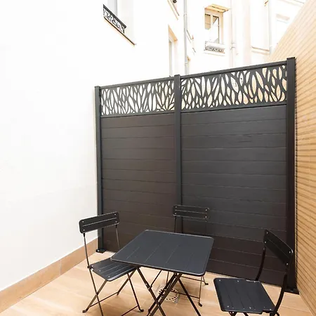 Les Tour Eiffel Otel