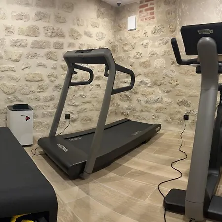 Otel Les Tour Eiffel 3*