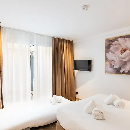 Hotel Les Tour Eiffel