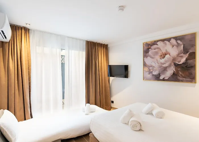 Hotel Les Tour Eiffel